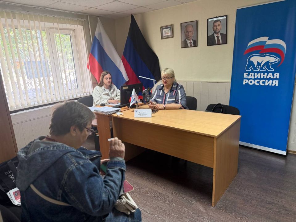 В общественной приёмной прошёл приём Председателя Снежнянского городского совета