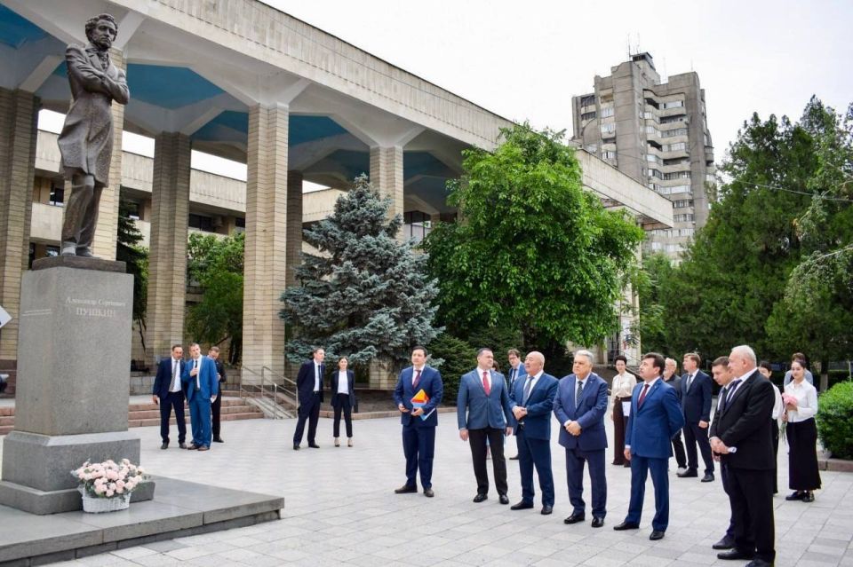 В КРСУ отметили День русского языка В КРСУ отметили День русского языка
