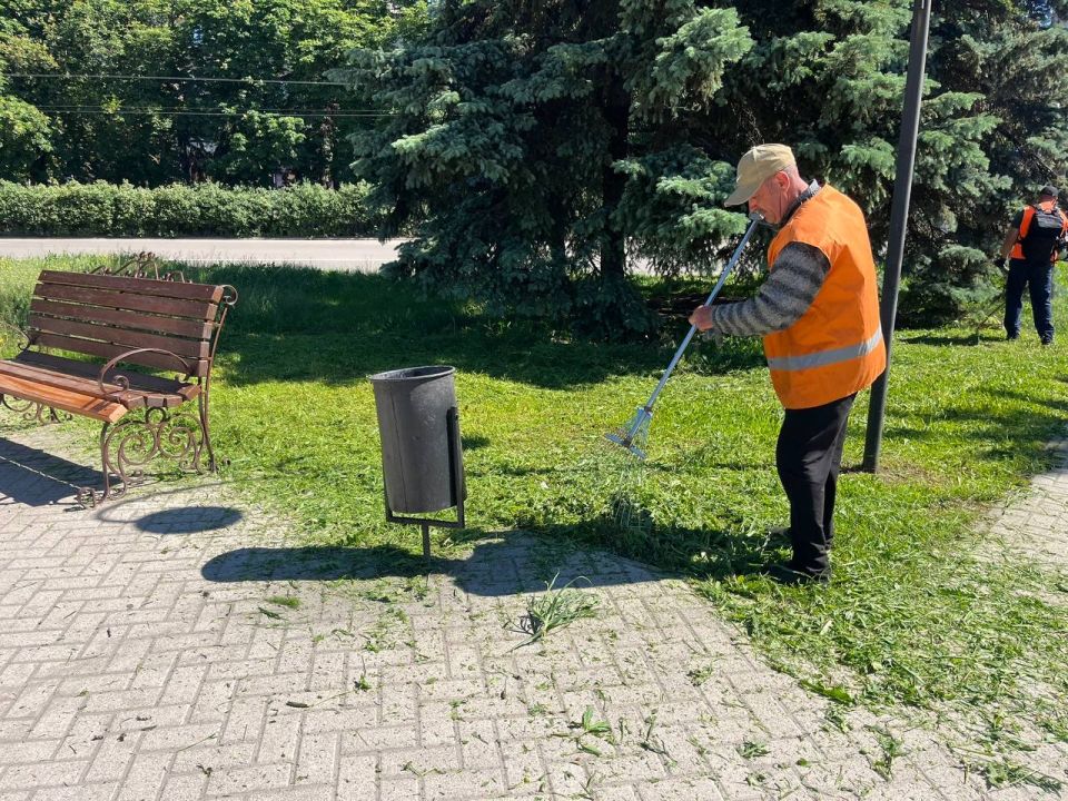 О работах МУП «Простор». Муниципальное унитарное предприятие «Простор» ежедневно выполняет все необходимые работы по содержанию городских улиц О работах МУП «Простор». Муниципальное унитарное предприятие «Простор» ежедневно выполняет все необходимые работы по содержанию городских улиц