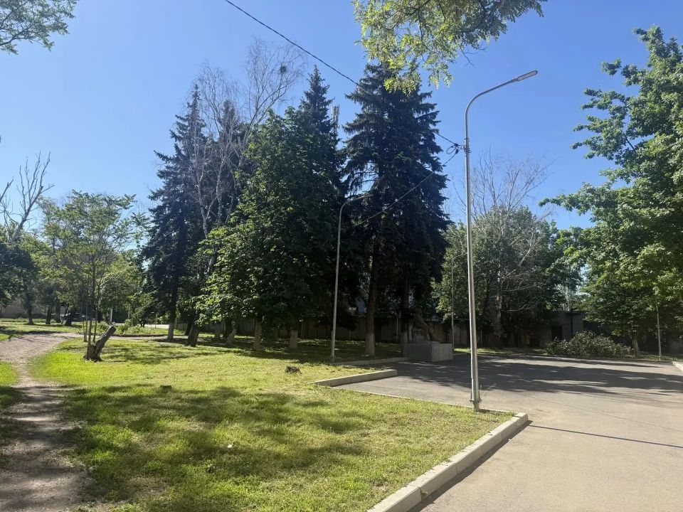 В Шахтерском округе продолжается покос травы В Шахтерском округе продолжается покос травы