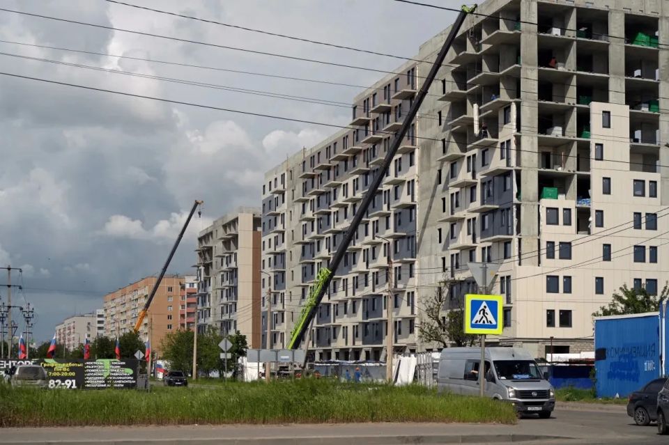 «Кленовая аллея»: в Мариуполе завершается возведение крупного жилого комплекса «Кленовая аллея»: в Мариуполе завершается возведение крупного жилого комплекса