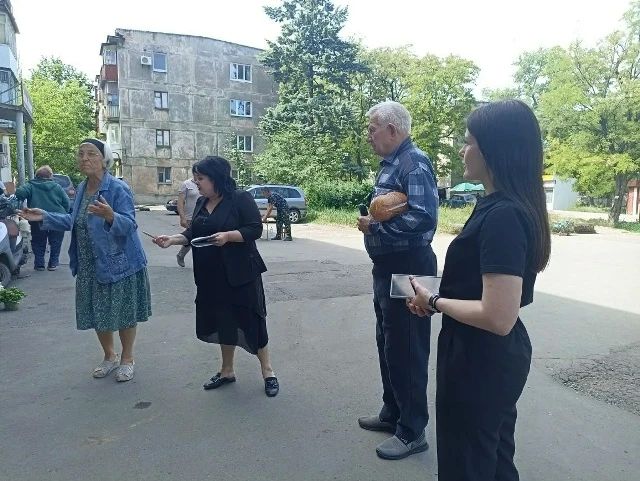 Заместитель начальника Новосветского территориального отдела администрации Старобешевского муниципального округа Мария Панченко провела встречу с жителями поселка Новый Свет
