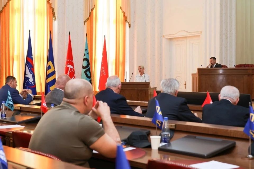 Дарья Морозова: В ходе пленарного заседания Народного Совета Донецкой Народной Республики представила уважаемым парламентариям Доклад о деятельности Уполномоченного по правам человека в Донецкой Народной Республике за 2025... Дарья Морозова: В ходе пленарного заседания Народного Совета Донецкой Народной Республики представила уважаемым парламентариям Доклад о деятельности Уполномоченного по правам человека в Донецкой Народной Республике за 2025...