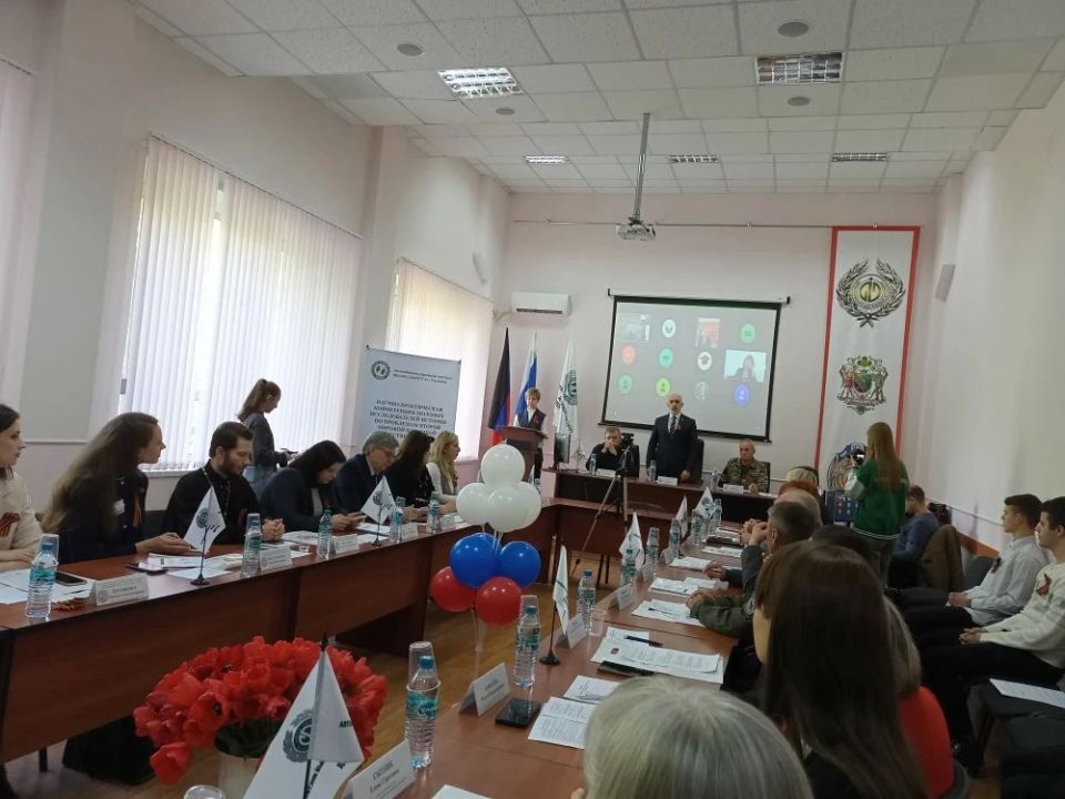 Настоятель СвятоАлександроНевского храма города Дебальцево, выпускник АДИ ДонНТУ протоиерей Владислав Шестаков принимает участие в научной и просветительской деятельности института Настоятель СвятоАлександроНевского храма города Дебальцево, выпускник АДИ ДонНТУ протоиерей Владислав Шестаков принимает участие в научной и просветительской деятельности института