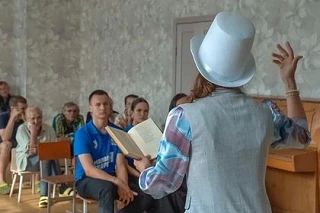 В пункте временного размещения Ясиноватой организовали поэтический вечер