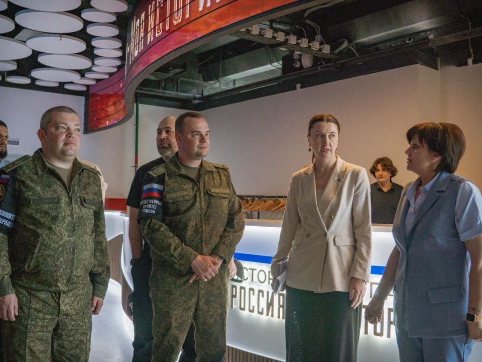 Военные следователи СК России встретились с молодежным активом Донецкой Народной Республики Военные следователи СК России встретились с молодежным активом Донецкой Народной Республики