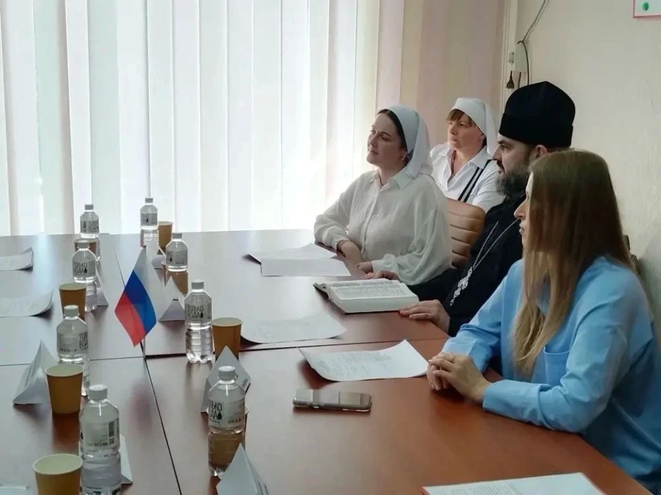 В Донецке состоялось торжественное открытие Женского клуба «Мягкая сила», который создала Президент Благотворительного Фонда «Сердце» Инна Николаевна Сасим в рамках Федерального партийного проекта «Женское движение Единой... В Донецке состоялось торжественное открытие Женского клуба «Мягкая сила», который создала Президент Благотворительного Фонда «Сердце» Инна Николаевна Сасим в рамках Федерального партийного проекта «Женское движение Единой...