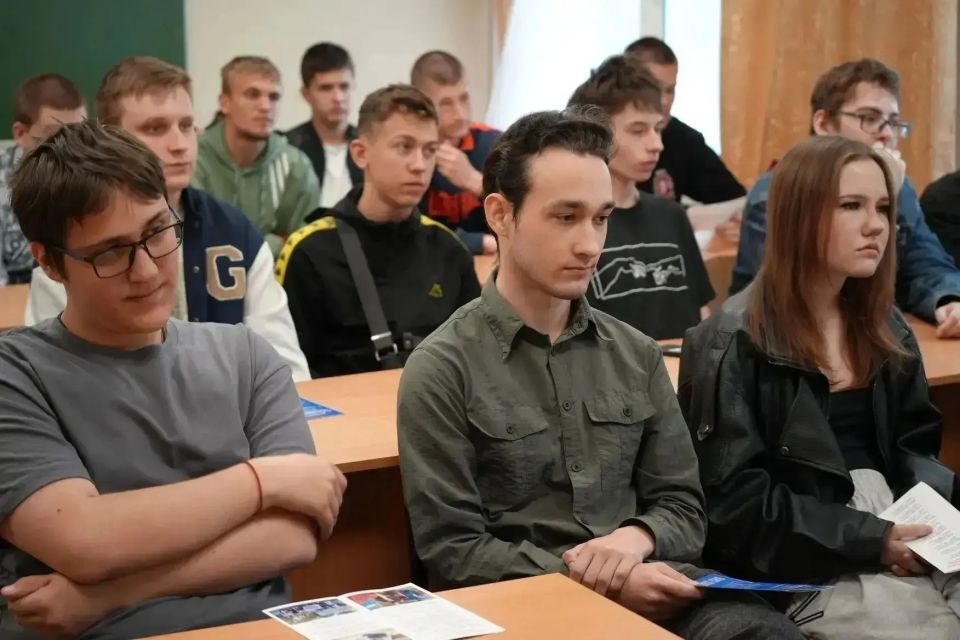 «ОТ ТЕОРИИ К ПРАКТИКЕ»: ВСТРЕЧА ФИЛИАЛА «ШАХТЕРСКТЕПЛОСЕТЬ» СО СТУДЕНТАМИ ГБПОУ «ШАХТЕРСКОГО КОЛЛЕДЖА КИНО И ТЕЛЕВИДЕНИЯ ИМЕНИ А. А. ХАНЖОНКОВА» «ОТ ТЕОРИИ К ПРАКТИКЕ»: ВСТРЕЧА ФИЛИАЛА «ШАХТЕРСКТЕПЛОСЕТЬ» СО СТУДЕНТАМИ ГБПОУ «ШАХТЕРСКОГО КОЛЛЕДЖА КИНО И ТЕЛЕВИДЕНИЯ ИМЕНИ А. А. ХАНЖОНКОВА»