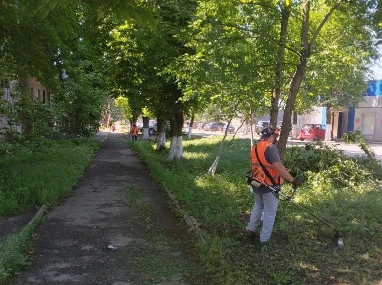 Глава Амвросиевского муниципального округа Игорь Лызов проинспектировал работы по благоустройству общественных территорий Амвросиевки и других населенных пунктов Амвросиевского округа, а также поддержание санитарного порядка... Глава Амвросиевского муниципального округа Игорь Лызов проинспектировал работы по благоустройству общественных территорий Амвросиевки и других населенных пунктов Амвросиевского округа, а также поддержание санитарного порядка...
