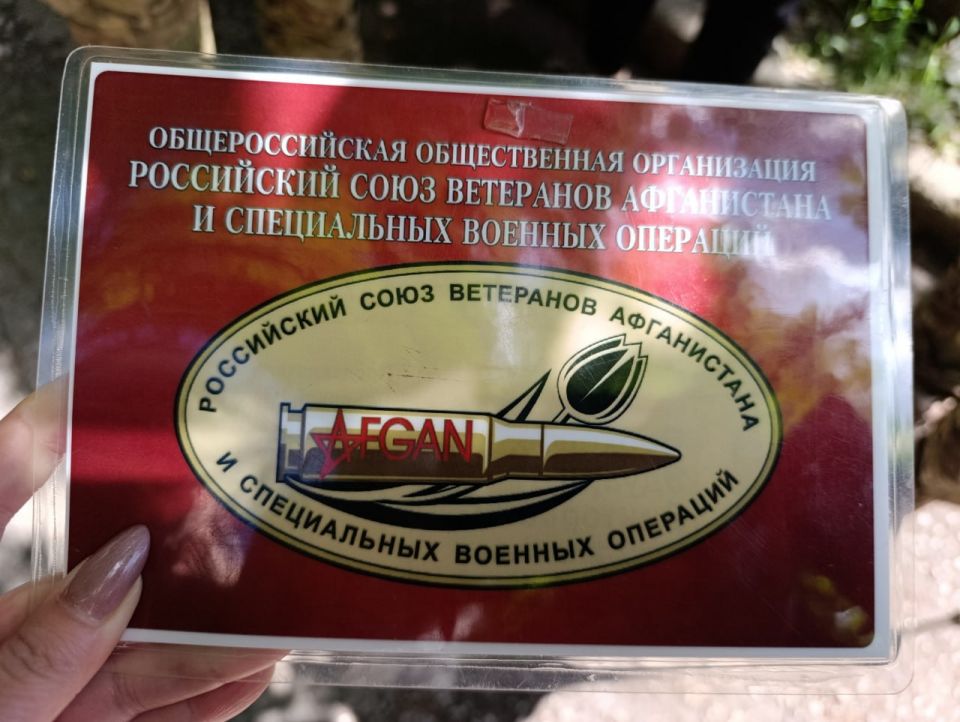 Пенсионерка из Амвросиевки собрала лекарства для бойцов на передовую Пенсионерка из Амвросиевки собрала лекарства для бойцов на передовую