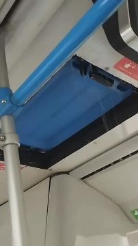 Новый автобус в Донецке не выдержал сегодняшнего дождя и протек крышей