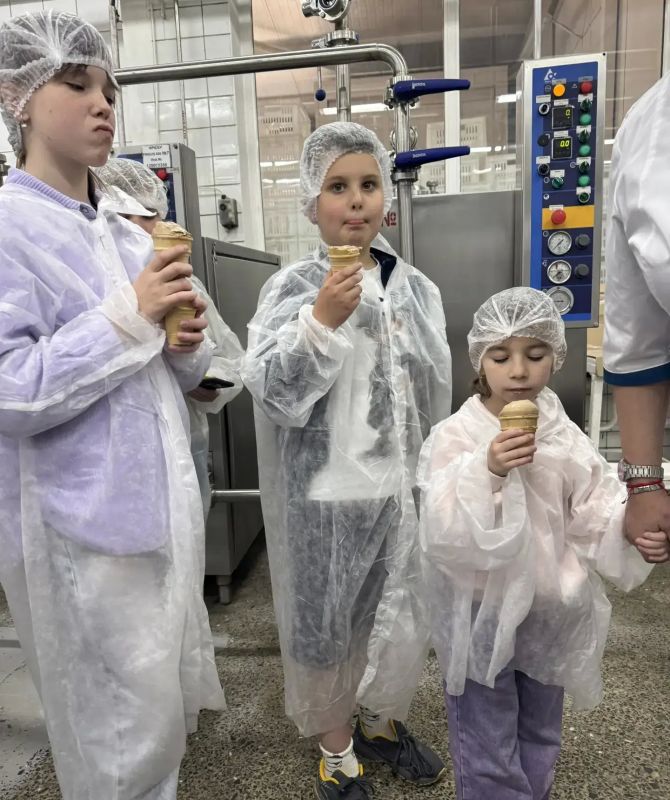 Дети судей и работников судебной системы посетили предприятие по изготовлению мороженого Дети судей и работников судебной системы посетили предприятие по изготовлению мороженого