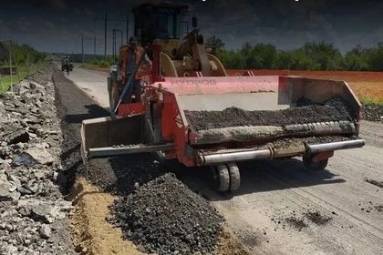 В ДНР ремонтируют автодорогу Шахтное – Степано-Крынка – Обрезное