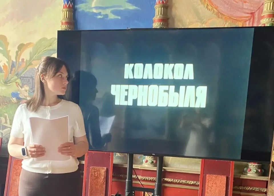 Сегодня, 8 июня, для участников танцевального коллектива «БАРХАТ» состоялся просмотр документального фильма «Колокол Чернобыля»