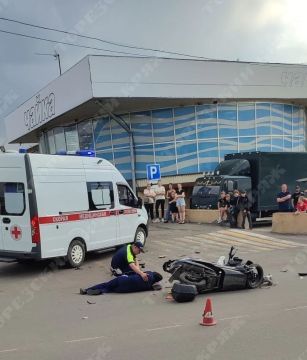 Сегодня возле «Чайки» в Торезе разбился мотоциклист, его госпитализировали