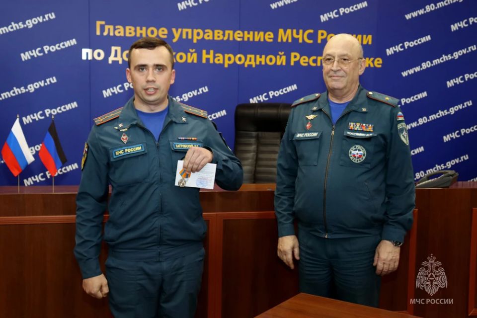 Герои среди нас: в ДНР наградили тех, кто ежедневно спасает жизни Герои среди нас: в ДНР наградили тех, кто ежедневно спасает жизни