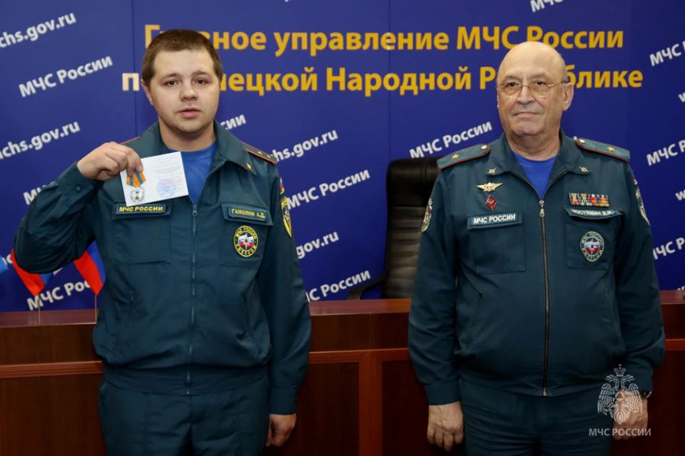 Герои среди нас: в ДНР наградили тех, кто ежедневно спасает жизни Герои среди нас: в ДНР наградили тех, кто ежедневно спасает жизни