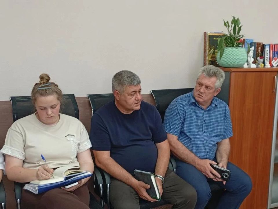 Сегодня по моему поручению первый заместитель главы администрации округа Юлия Рачек провела очередное заседание межведомственной рабочей группы по обеспечению здравоохранения на территории Ясиноватского муниципального округа Сегодня по моему поручению первый заместитель главы администрации округа Юлия Рачек провела очередное заседание межведомственной рабочей группы по обеспечению здравоохранения на территории Ясиноватского муниципального округа