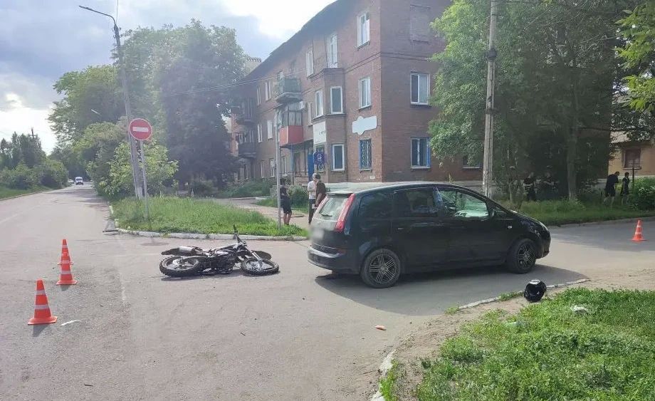 За выходные дни полицейские зарегистрировали ряд ДТП с участием несовершеннолетних За выходные дни полицейские зарегистрировали ряд ДТП с участием несовершеннолетних