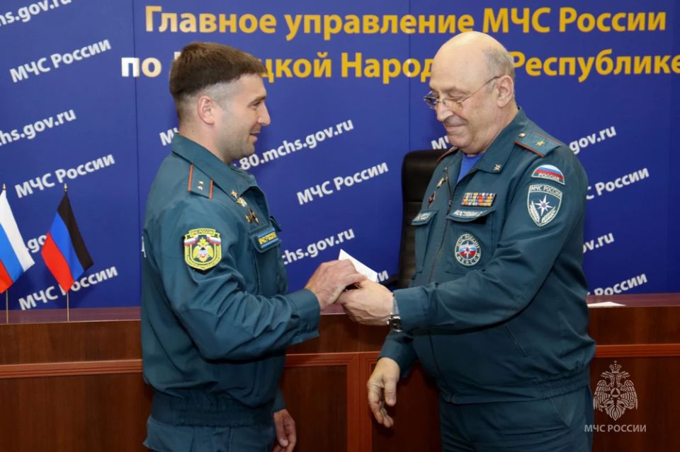 Герои среди нас: в ДНР наградили тех, кто ежедневно спасает жизни Герои среди нас: в ДНР наградили тех, кто ежедневно спасает жизни