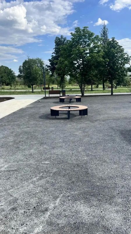 В парке «Юбилейный» городского округа Торез ведутся работы по созданию новой спортивной площадки В парке «Юбилейный» городского округа Торез ведутся работы по созданию новой спортивной площадки