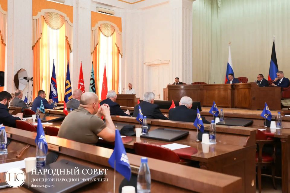 В ходе пленарного заседания депутаты приняли ряд важных решений В ходе пленарного заседания депутаты приняли ряд важных решений