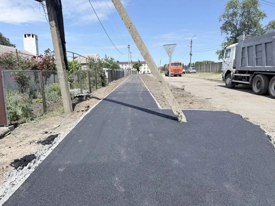 Нижегородские подрядчики закончили обновление тротуара в Мангуше