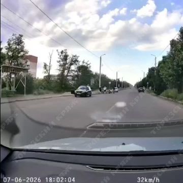 Пожилой человек упал без сознания в Снежном прямо на дороге