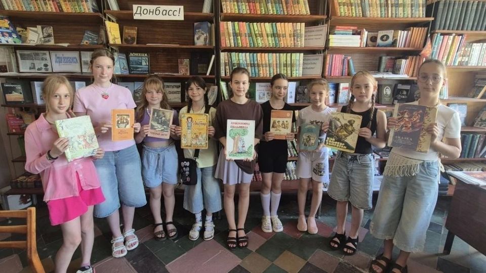Весёлые каникулы. Время пребывания детей на площадках досуга в лагере при школе №39 городского округа Енакиево проходит весело и содержательно Весёлые каникулы. Время пребывания детей на площадках досуга в лагере при школе №39 городского округа Енакиево проходит весело и содержательно