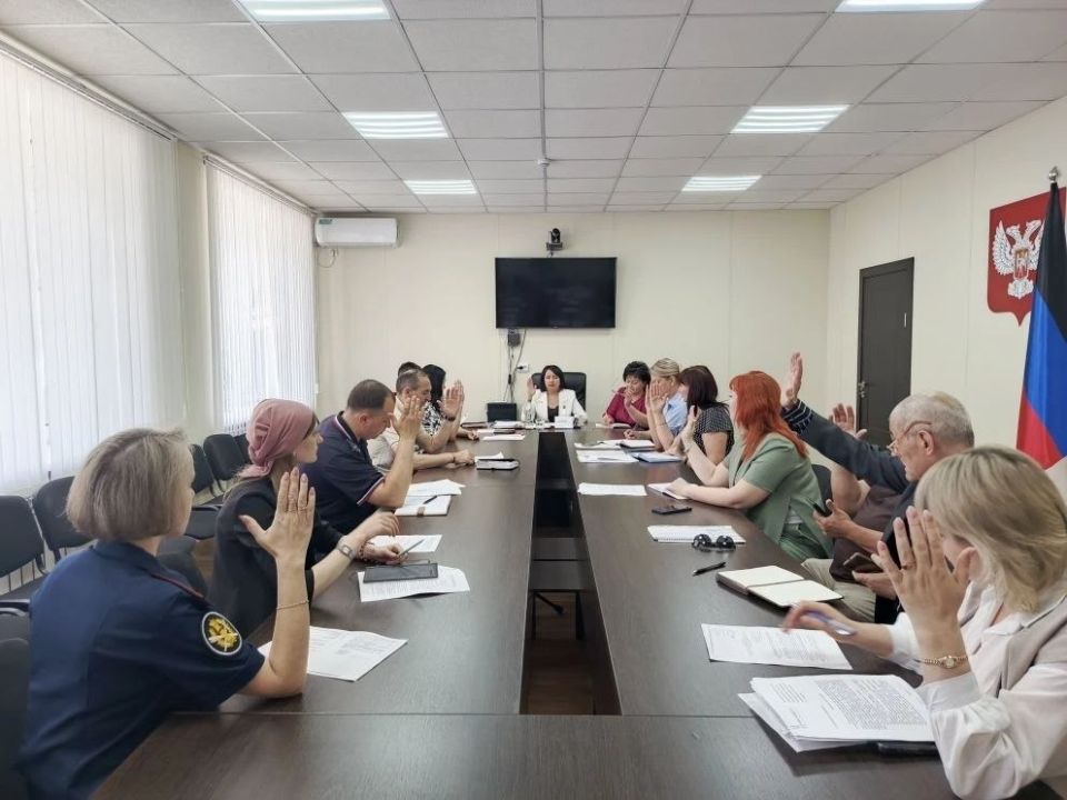 Состоялось очередное открытое заседание комиссии по делам несовершеннолетних и защите их прав муниципального образования Волновахский МО Состоялось очередное открытое заседание комиссии по делам несовершеннолетних и защите их прав муниципального образования Волновахский МО