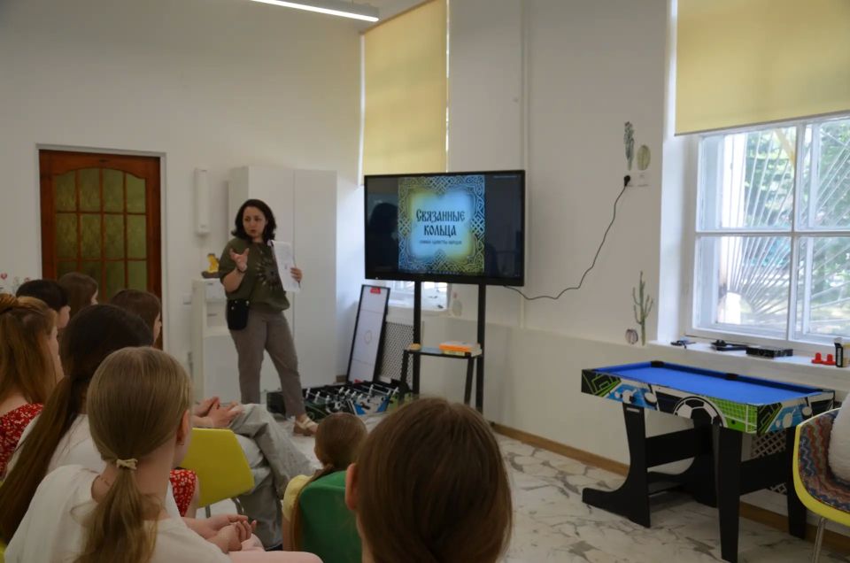 В городе Комсомольское прошла игра «К сокровищам родного языка» В городе Комсомольское прошла игра «К сокровищам родного языка»