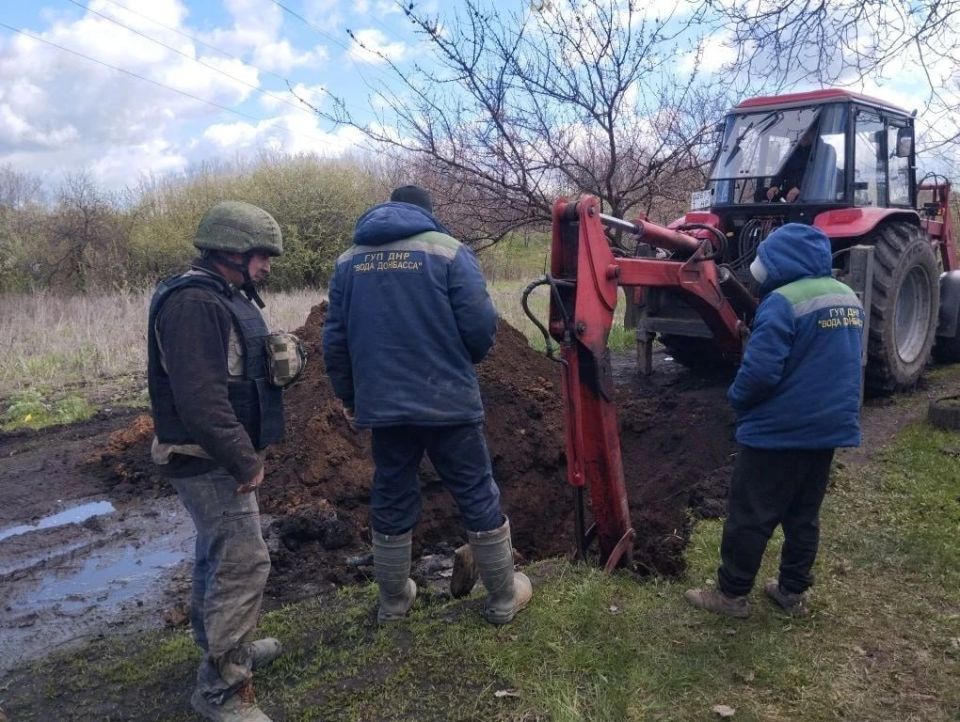 Иван Приходько: Объединёнными усилиями специалистов ГУП ДНР «Вода Донбасса» и экспертов из Кузбасса продолжается работа по обеспечению бесперебойной подачи воды в Горловку Иван Приходько: Объединёнными усилиями специалистов ГУП ДНР «Вода Донбасса» и экспертов из Кузбасса продолжается работа по обеспечению бесперебойной подачи воды в Горловку