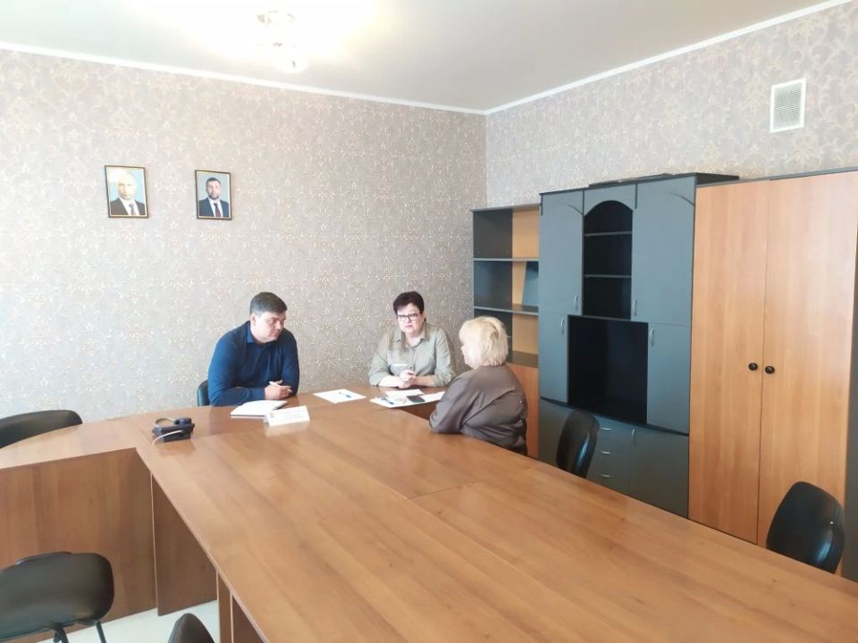 8 июня Глава муниципального образования городской округ Торез Артем Чесноков провел прием населения по личным вопросам 8 июня Глава муниципального образования городской округ Торез Артем Чесноков провел прием населения по личным вопросам
