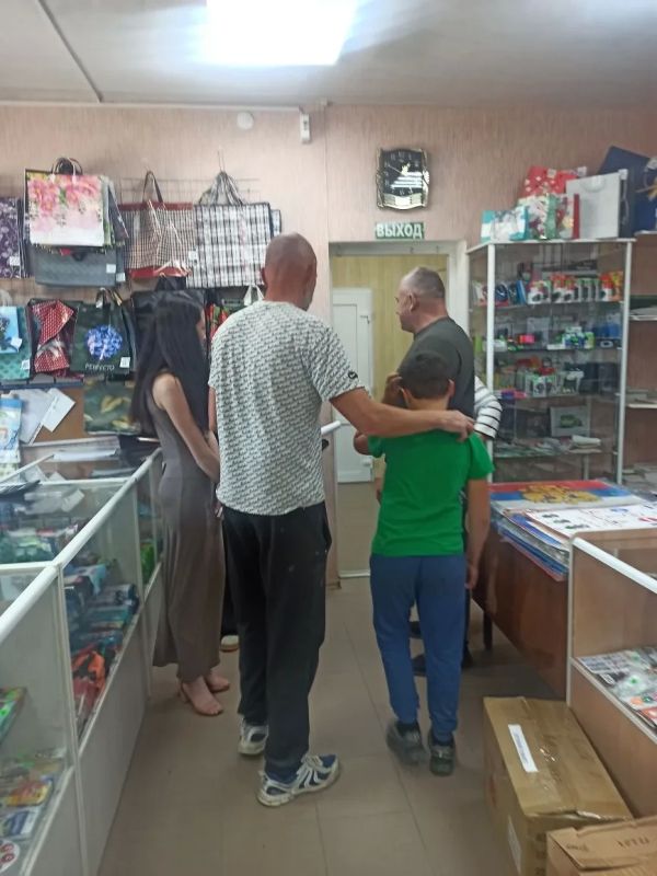 Депутат муниципального совета Андрея Лащенко провел встречу с сотрудниками Амвросиевской типографии Депутат муниципального совета Андрея Лащенко провел встречу с сотрудниками Амвросиевской типографии