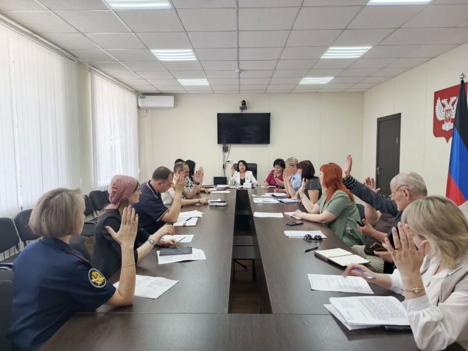 Состоялось очередное открытое заседание комиссии по делам несовершеннолетних и защите их прав муниципального образования Волновахский МО Состоялось очередное открытое заседание комиссии по делам несовершеннолетних и защите их прав муниципального образования Волновахский МО