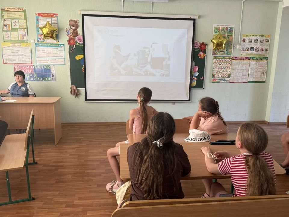 Наталья Великодная: В рамках реализации регионального проекта «Открываем возможности», воспитатели пришкольного лагеря «Чайка» Тельмановской гимназии провели единый отрядный час «Берега нашего детства» Наталья Великодная: В рамках реализации регионального проекта «Открываем возможности», воспитатели пришкольного лагеря «Чайка» Тельмановской гимназии провели единый отрядный час «Берега нашего детства»