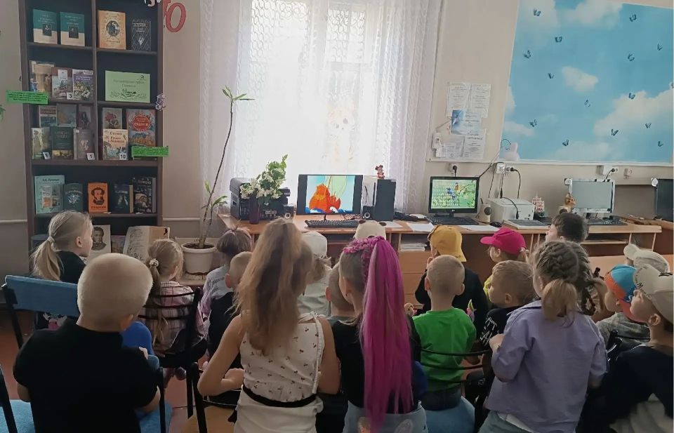 10 июня библиотека-филиал №6 присоединилась к празднованию Дня русского языка и провела для своих юных читателей интерактивную викторину «Литературные герои Пушкина» 10 июня библиотека-филиал №6 присоединилась к празднованию Дня русского языка и провела для своих юных читателей интерактивную викторину «Литературные герои Пушкина»