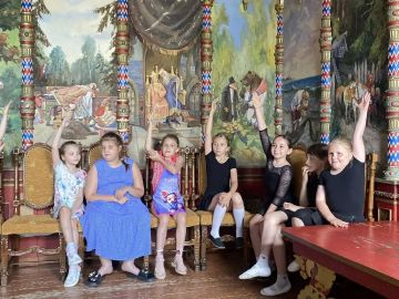 Волшебство «Союзмультфильма» заглянуло сегодня в Зугрэсский городской Дворец культуры