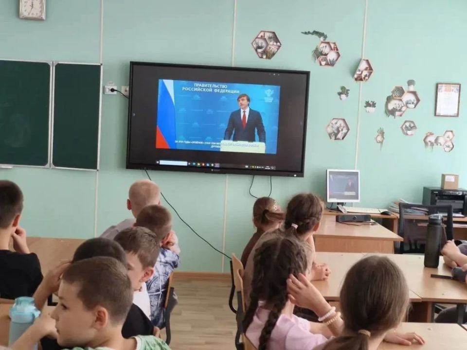 Наталья Великодная: В рамках реализации регионального проекта «Открываем возможности», воспитатели пришкольного лагеря «Чайка» Тельмановской гимназии провели единый отрядный час «Берега нашего детства» Наталья Великодная: В рамках реализации регионального проекта «Открываем возможности», воспитатели пришкольного лагеря «Чайка» Тельмановской гимназии провели единый отрядный час «Берега нашего детства»