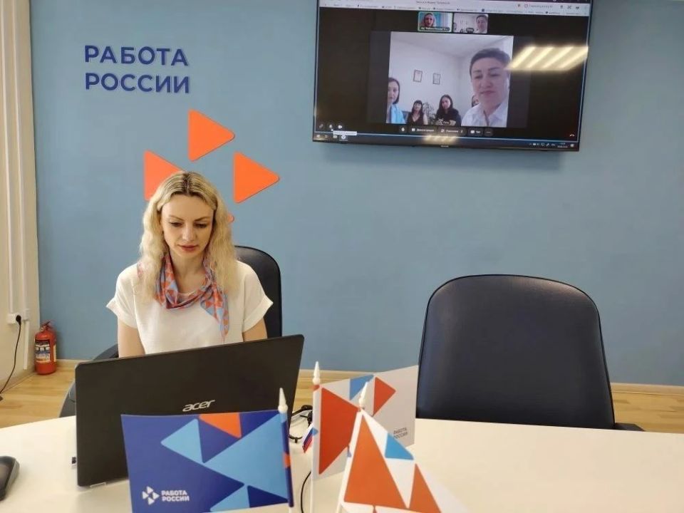 Смоленский кадровый центр провел телемост с коллегами из Мангуша