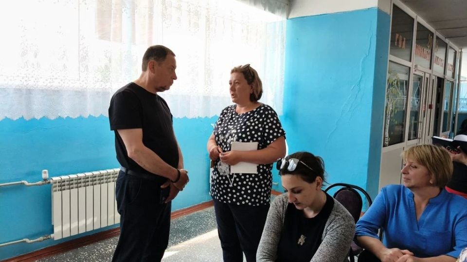 Константин Зинченко: Совместно с председателем Волновахского муниципального совета, депутатом от фракции «Единая Россия» Таймуразом Арсоевым и жителями поселка городского типа Владимировка провели встречу Константин Зинченко: Совместно с председателем Волновахского муниципального совета, депутатом от фракции «Единая Россия» Таймуразом Арсоевым и жителями поселка городского типа Владимировка провели встречу