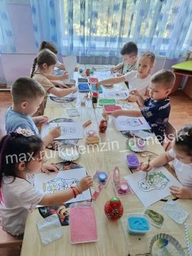 В преддверии Дня России в образовательных учреждениях города активно проходят различные мероприятия, направленные на воспитание патриотизма и любви к Родине у подрастающего поколения