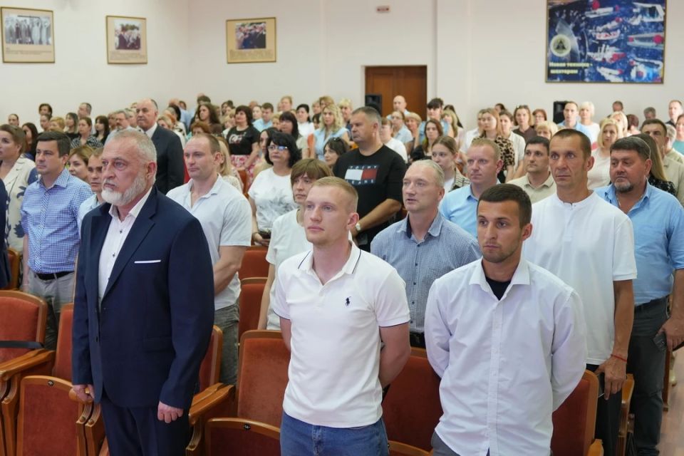 Олег Трофимов: В Министерстве образования и науки ДНР отметили заслуги работников сферы образования региона Олег Трофимов: В Министерстве образования и науки ДНР отметили заслуги работников сферы образования региона
