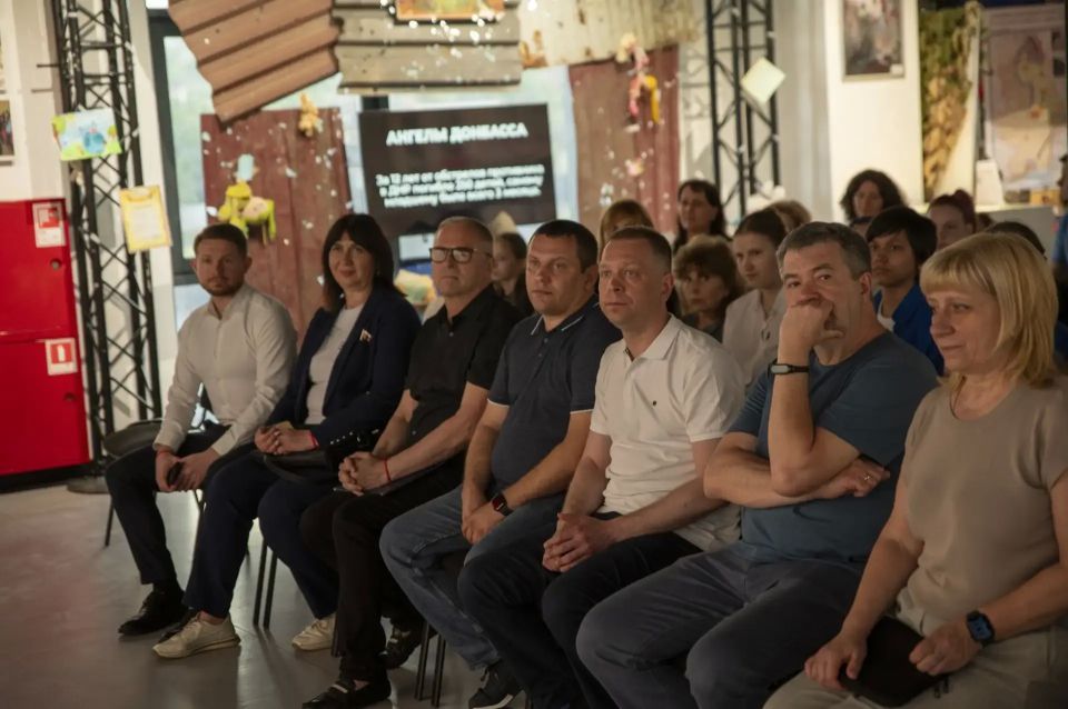 Олег Трофимов: В Донецке открылась интеактивная выставка «150 артистов Олег Трофимов: В Донецке открылась интеактивная выставка «150 артистов