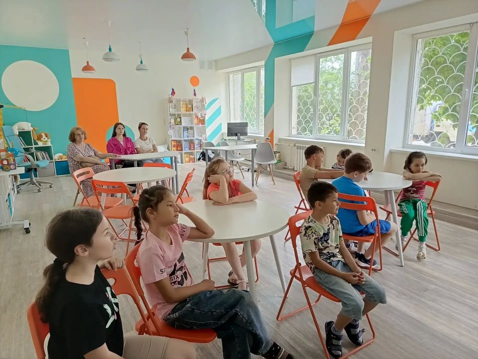 Для мариупольских школьников провели урок духовности Для мариупольских школьников провели урок духовности