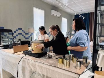 Согревая героев делом и добрым сердцем
