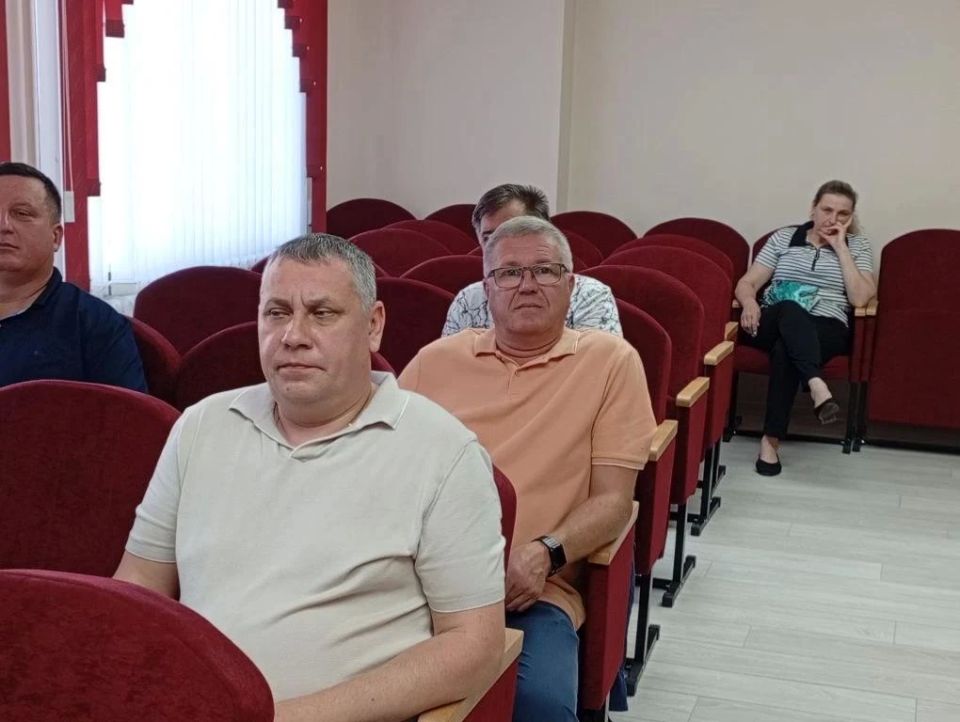 На очередном заседании штаба по подготовке к предстоящему отопительному сезону жилого фонда, объектов социальной и коммунальной инфраструктуры обсудили текущие задачи, уделили особое внимание проблемным моментам, с которыми... На очередном заседании штаба по подготовке к предстоящему отопительному сезону жилого фонда, объектов социальной и коммунальной инфраструктуры обсудили текущие задачи, уделили особое внимание проблемным моментам, с которыми...