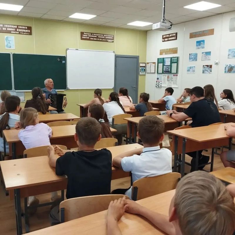 Наталья Великодная: 10 июня: остров «Патриоты» в лагере — день силы, гордости и вдохновения, посвященный Дню России! Наталья Великодная: 10 июня: остров «Патриоты» в лагере — день силы, гордости и вдохновения, посвященный Дню России!