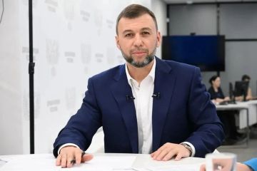 Глава Донецкой Народной Республики Денис Владимирович Пушилин ведёт официальную страницу в мессенджере MAX, где делится личной позицией, разъясняет ключевые решения и публикует прямые включения с мест событий