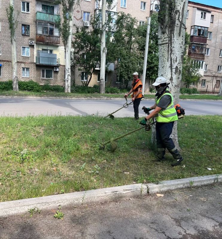 О работах МУП «Простор». Муниципальное унитарное предприятие «Простор» ежедневно выполняет все необходимые работы по содержанию городских улиц О работах МУП «Простор». Муниципальное унитарное предприятие «Простор» ежедневно выполняет все необходимые работы по содержанию городских улиц